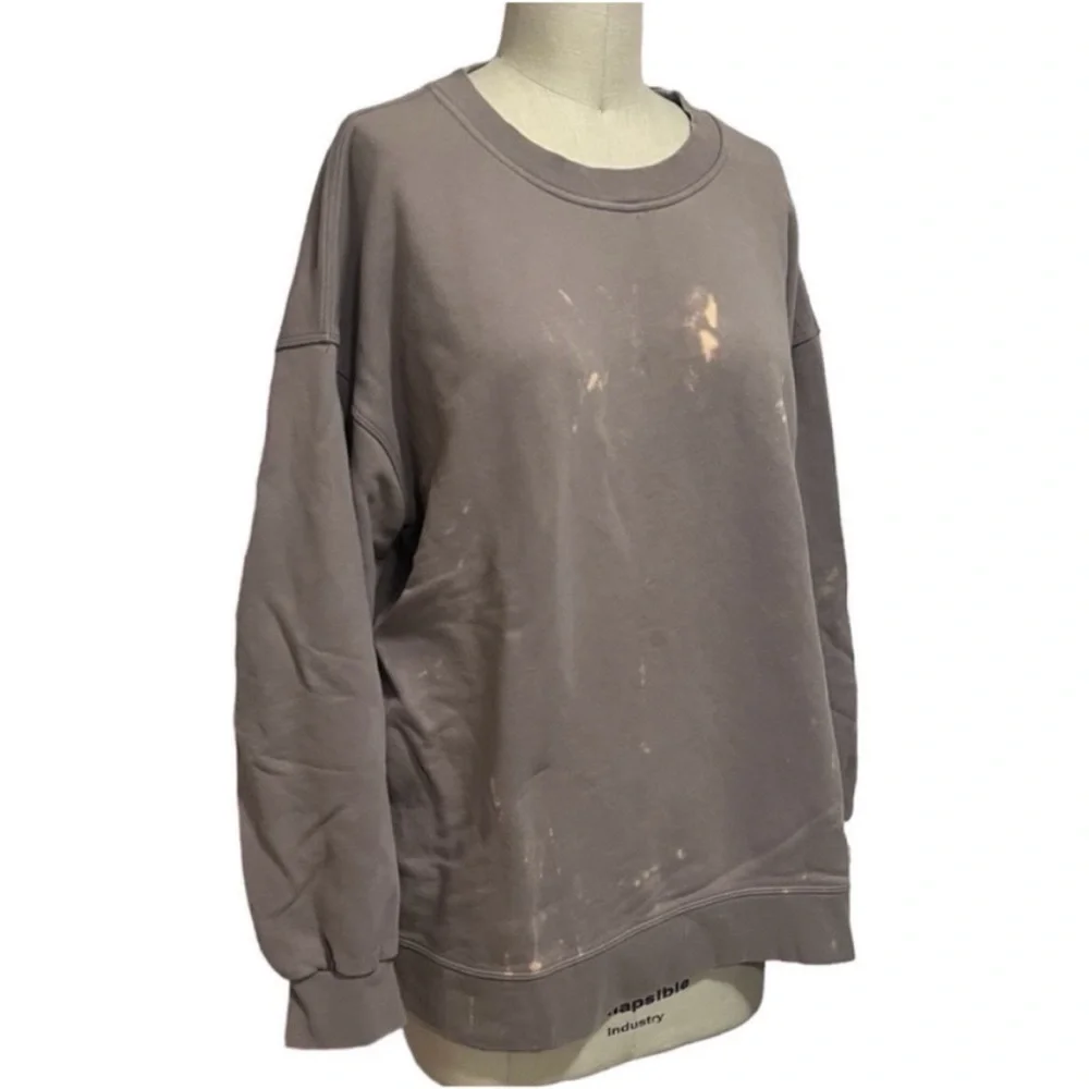 DIY Lululemon Perfectly Oversized Cropped
Crew Bleach Marked Sweater Project - Picture 3 of 6